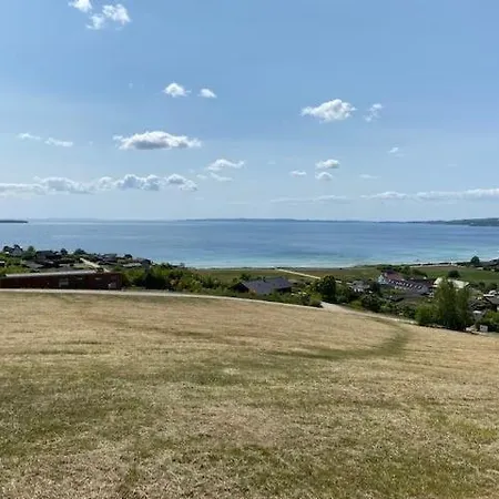 Newly Renovated Near With Swing Set Feriehus *