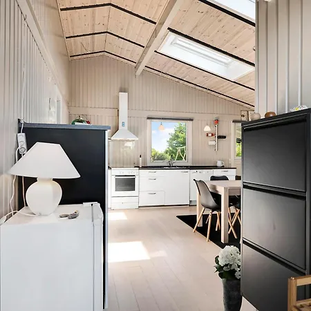 Feriehus Newly Renovated Near With Swing Set Ebeltoft