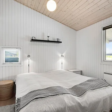 Feriehus Newly Renovated Near With Swing Set Ebeltoft